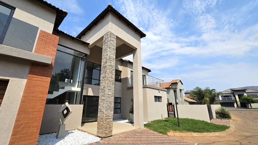 5 Bedroom Property for Sale in Melodie North West